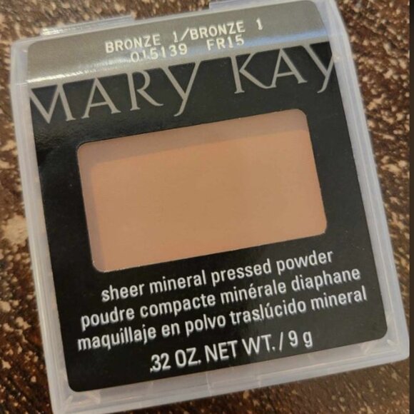 Mary Kay Sheer Mineral Pressed Powder - Bronze 1 - Picture 1 of 2